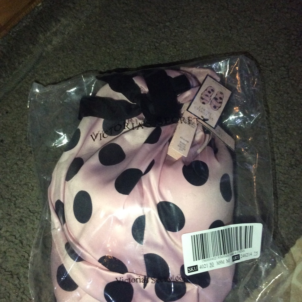 Victoria Secret slippers - Picture 6 of 6